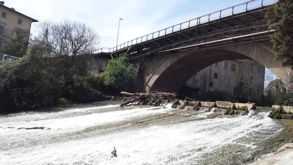 Ponte di San Marziale a Gracciano: la steccaia e il Callone reale sull'Elsa